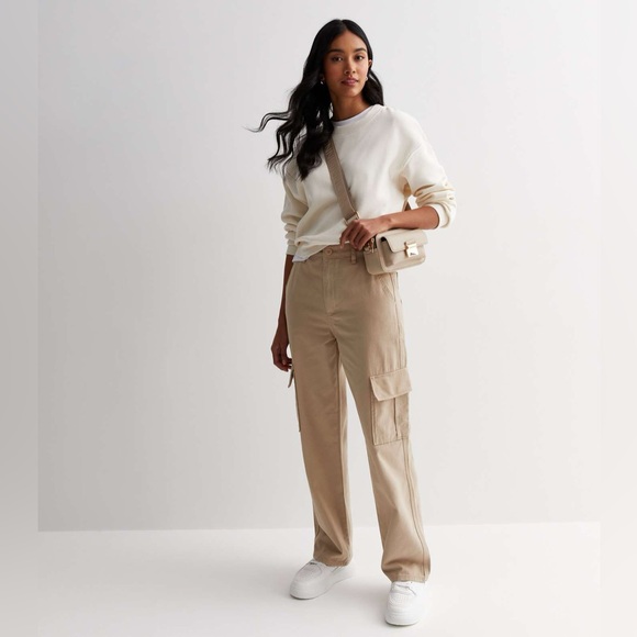 Aeropostale Tan Cargo Pants - Picture 1 of 4